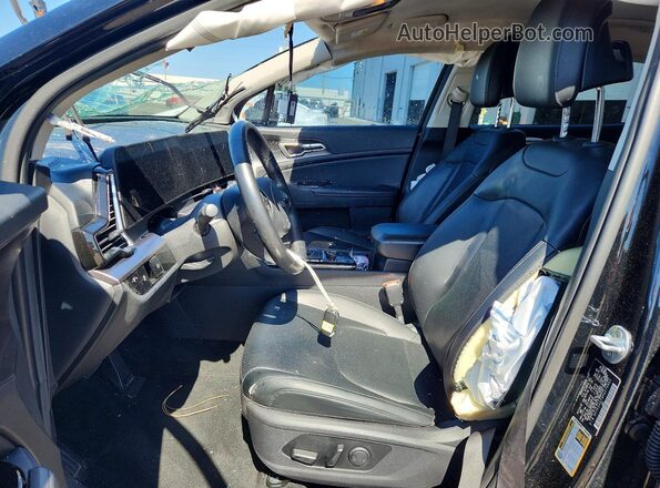 5XYK33AF9PG070959 2023 KIA SPORTAGE Черный Вид салона спереди