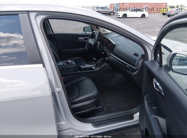 5XYK33DF2TG353094 2026 KIA SPORTAGE Gray წინა სალონის ხედი