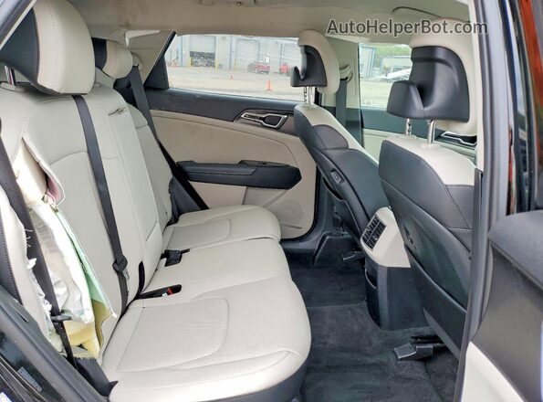 5XYK33DF4SG273004 2025 KIA SPORTAGE Black Widok tylnych siedzeń