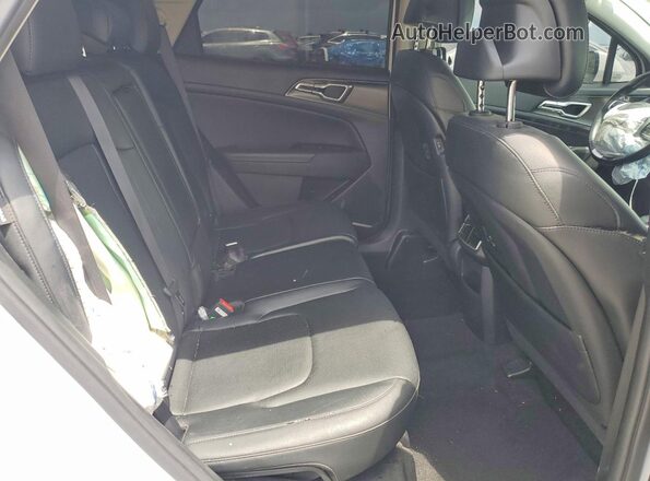 5XYK33DF5RG162472 2024 KIA SPORTAGE White Widok wnętrza z tyłu