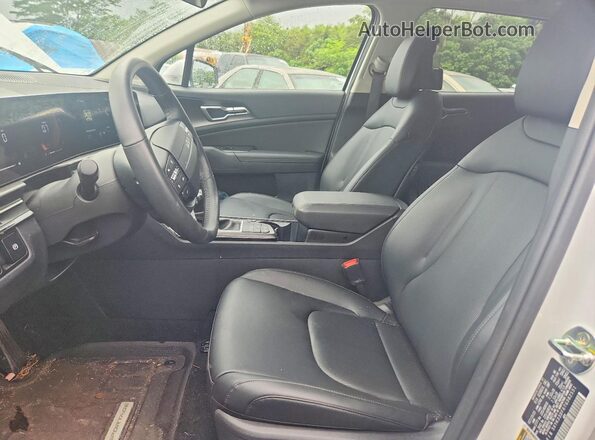 5XYK33DF6TG382551 2026 KIA SPORTAGE White Вид салону спереду