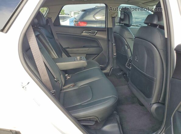 5XYK33DF8TG368814 2026 KIA SPORTAGE White Rear seats view