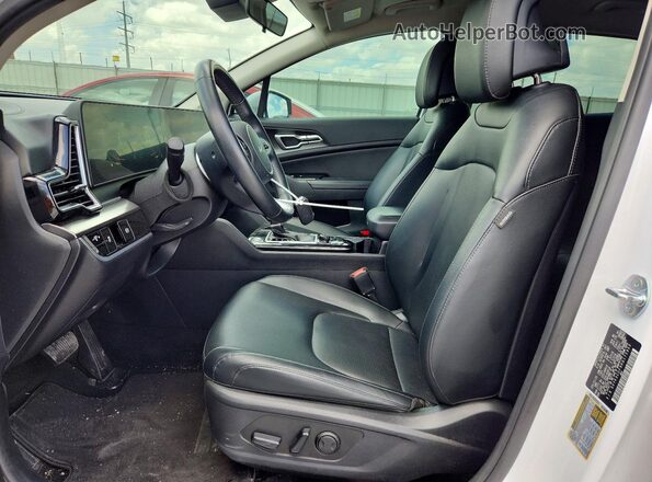 5XYK3CDF9RG175953 2024 KIA SPORTAGE White Front interior view