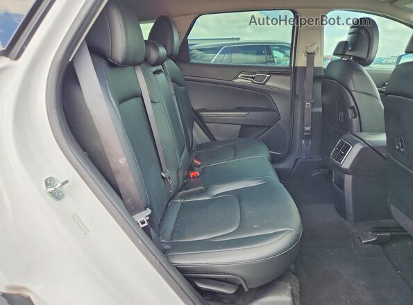 5XYK3CDF9RG175953 2024 KIA SPORTAGE White Rear interior view