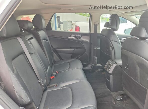 5XYK43AF0PG115171 2023 KIA SPORTAGE Белый Вид задней части салона