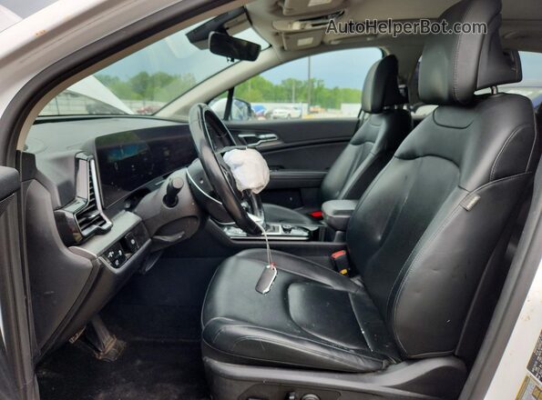 5XYK43AF0PG115171 2023 KIA SPORTAGE Белый Вид салона спереди