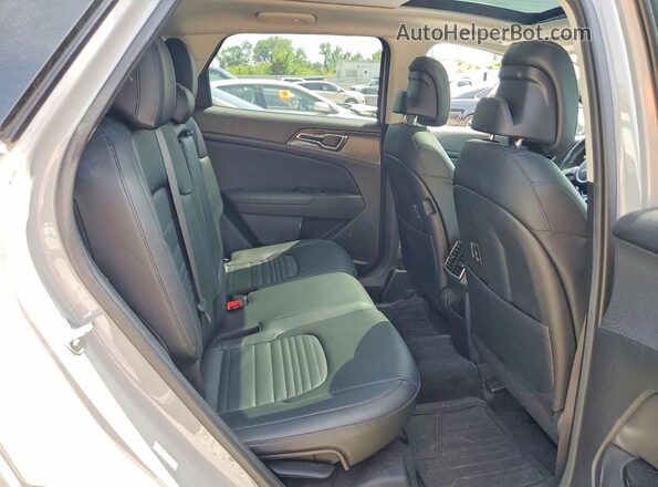 5XYK53AF1PG021667 2023 KIA SPORTAGE Gray Vista de los asientos traseros