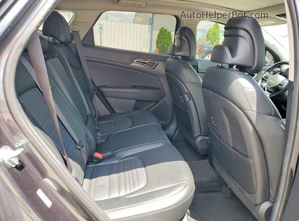5XYK53AF2PG038915 2023 KIA SPORTAGE Gray Вид задньої частини салону