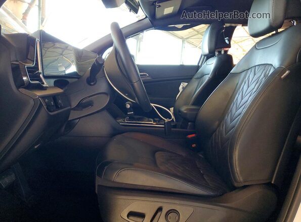 5XYK6CDF1RG201517 2024 KIA SPORTAGE Белый Вид салона спереди