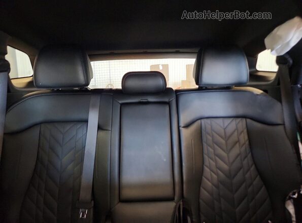 5XYK6CDF7SG283162 2025 KIA SPORTAGE White Հետևի նստատեղերի տեսք