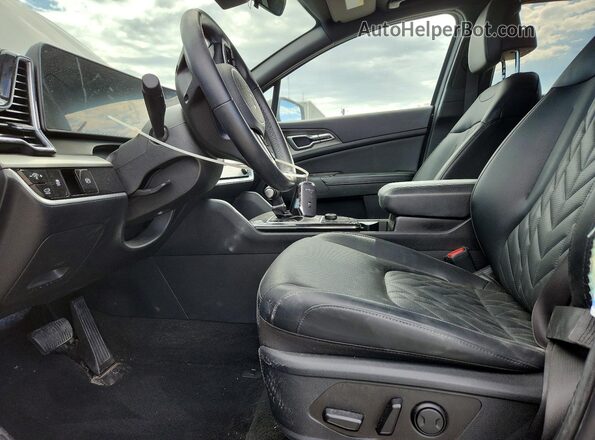 5XYK6CDF9RG154401 2024 KIA SPORTAGE Black Front interior view