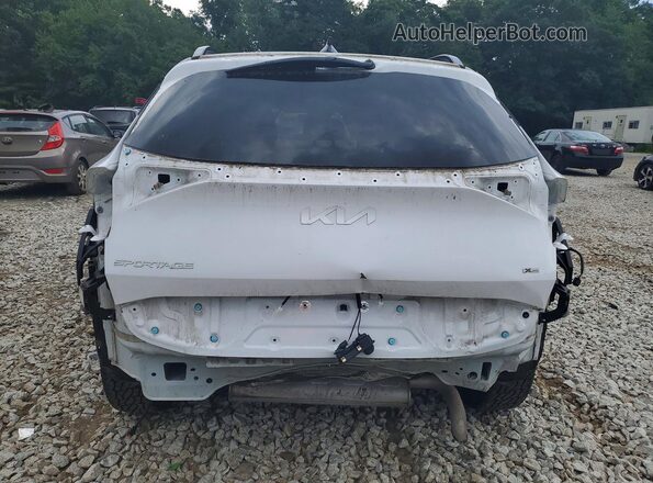 5XYK7CAF7PG014149 2023 KIA SPORTAGE White Widok z tyłu