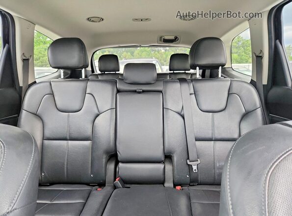 5XYP34HC3LG019006 2020 KIA TELLURIDE Black Rear seats view
