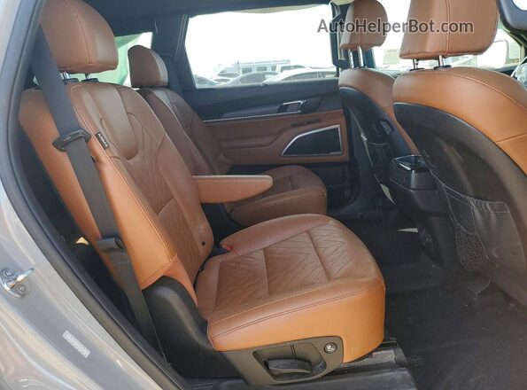 5XYP3DGC1PG372660 2023 KIA TELLURIDE Gray Widok wnętrza z tyłu
