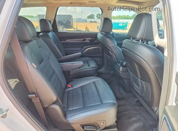 5XYP5DGC6RG493021 2024 KIA TELLURIDE White Вид задньої частини салону