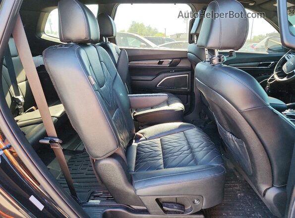 5XYP5DGC8RG421415 2024 KIA TELLURIDE Black Widok wnętrza z tyłu