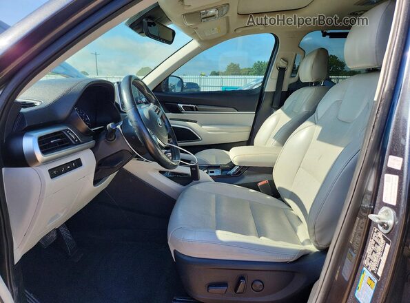 5XYP64HC9LG060957 2020 KIA TELLURIDE Gray Front interior view