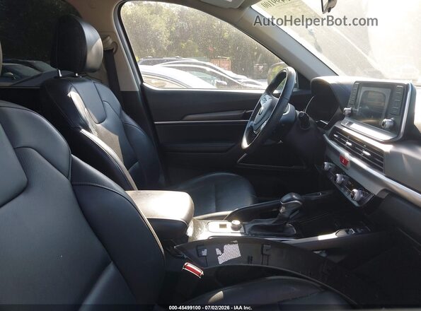 5XYP64HC9MG145024 2021 KIA TELLURIDE White Front interior view