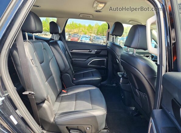 5XYP6DGCXRG518872 2024 KIA TELLURIDE Black Вид задньої частини салону