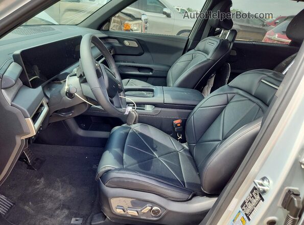 5XYPD5S13VG021092 2027 KIA TELLURIDE Silver Вид салону спереду