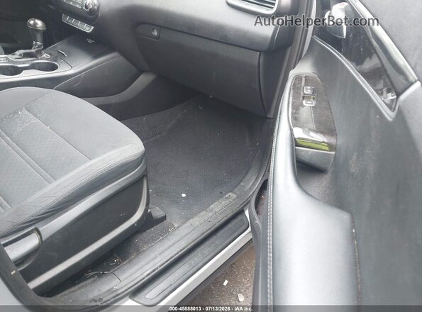 5XYPG4A31GG019736 2016 KIA SORENTO Silver Вид салону спереду