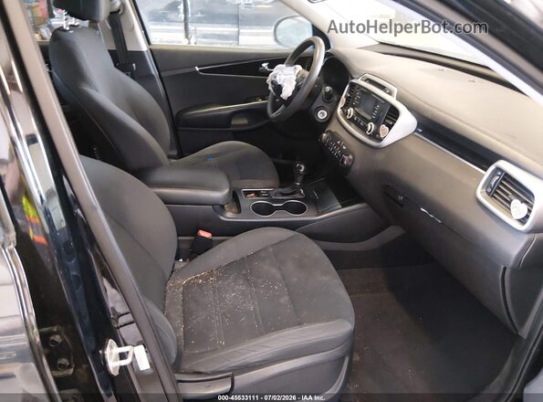 5XYPG4A38HG195698 2017 KIA SORENTO Black Вид салону спереду