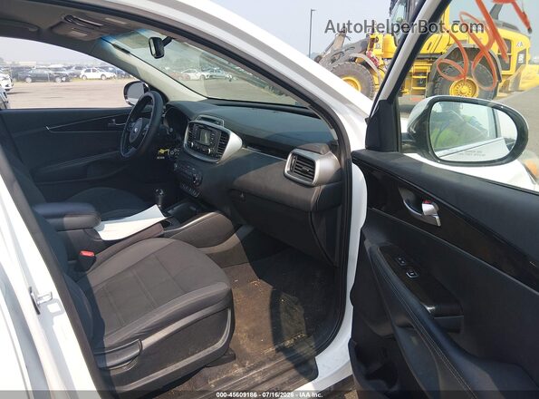 5XYPG4A39GG127490 2016 KIA SORENTO Белый Вид салона спереди