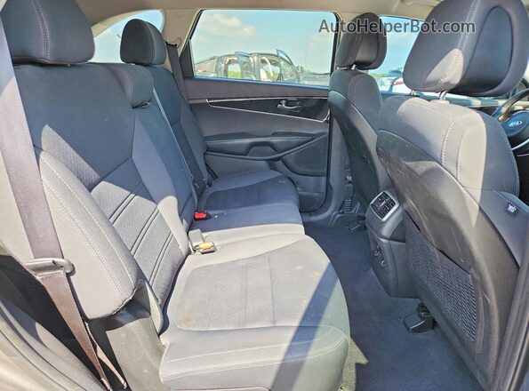 5XYPG4A39GG137484 2016 KIA SORENTO Charcoal უკანა სალონის ხედი