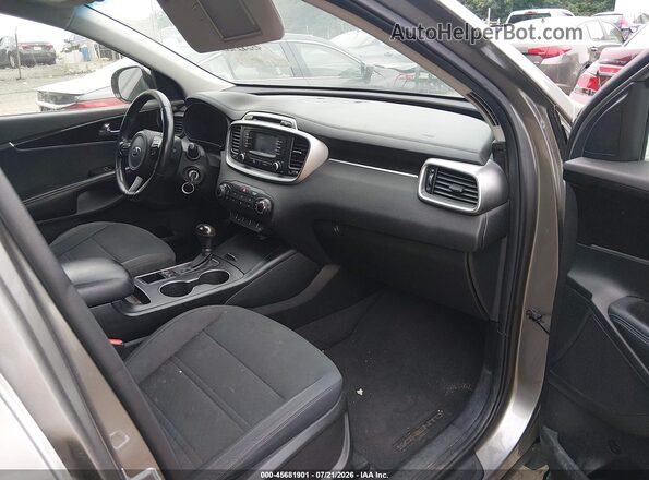 5XYPGDA32GG136760 2016 KIA SORENTO Серый Вид салона спереди