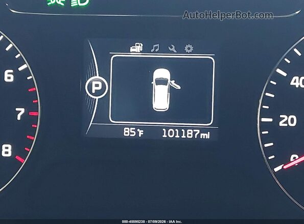5XYPGDA32JG415696 2018 KIA SORENTO White 