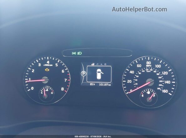 5XYPGDA32JG415696 2018 KIA SORENTO White Вид задніх сидінь
