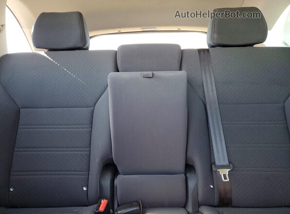 5XYPGDA35GG050293 2016 KIA SORENTO White Vista de los asientos traseros