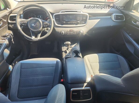 5XYPGDA36HG296142 2017 KIA SORENTO White წინა სალონის ხედი