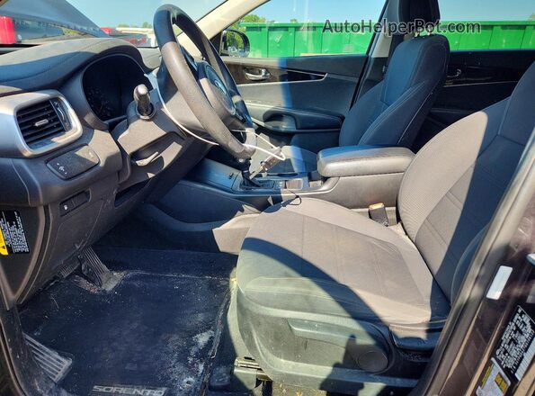 5XYPGDA37GG106122 2016 KIA SORENTO Gray Front interior view
