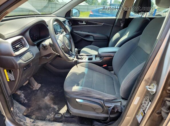 5XYPGDA37GG170449 2016 KIA SORENTO Gray Widok wnętrza z przodu