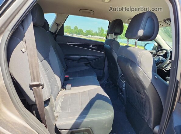 5XYPGDA37GG170449 2016 KIA SORENTO Gray Widok wnętrza z tyłu