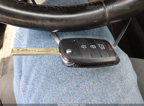 5XYPGDA38JG352247 2018 KIA SORENTO Синий Вид панели приборов