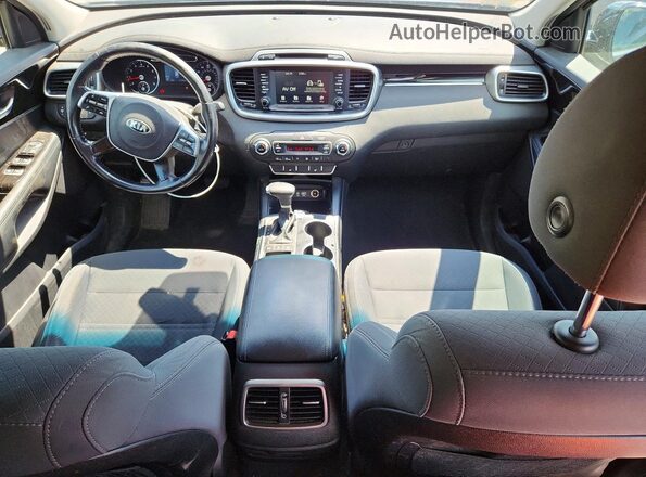 5XYPGDA38KG602846 2019 KIA SORENTO Gray Widok deski rozdzielczej