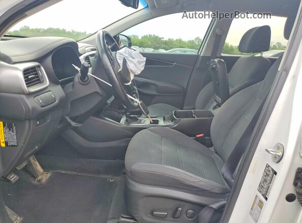 5XYPGDA39HG206594 2017 KIA SORENTO White Вид салону спереду