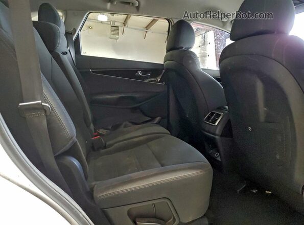 5XYPGDA51KG445839 2019 KIA SORENTO White უკანა სალონის ხედი
