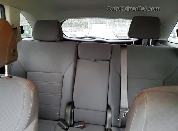 5XYPGDA52HG315531 2017 KIA SORENTO Silver Widok tylnych siedzeń