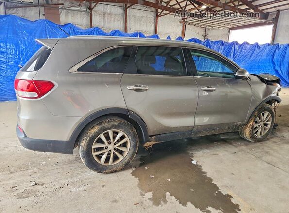 5XYPGDA52HG320650 2017 KIA SORENTO Silver Tył prawy