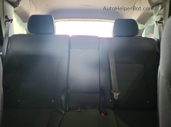 5XYPGDA52HG320650 2017 KIA SORENTO Silver Widok tylnych siedzeń