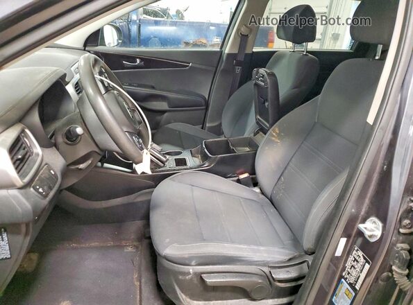 5XYPGDA52JG417238 2018 KIA SORENTO Серый Вид салона спереди