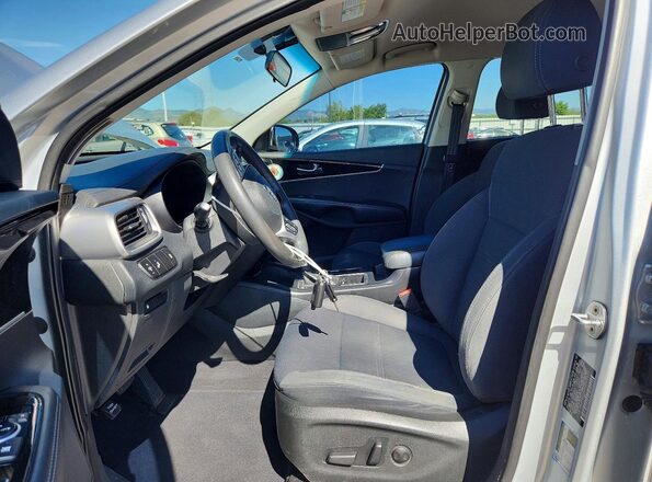 5XYPGDA52KG505644 2019 KIA SORENTO Silver Vista interior delantera
