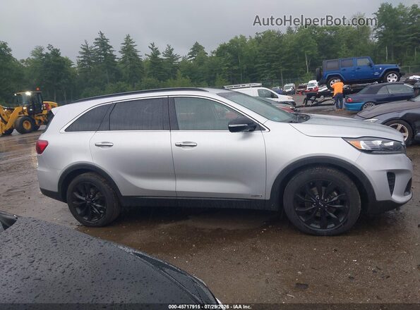5XYPGDA58LG696908 2020 KIA SORENTO Silver Vista interior trasera