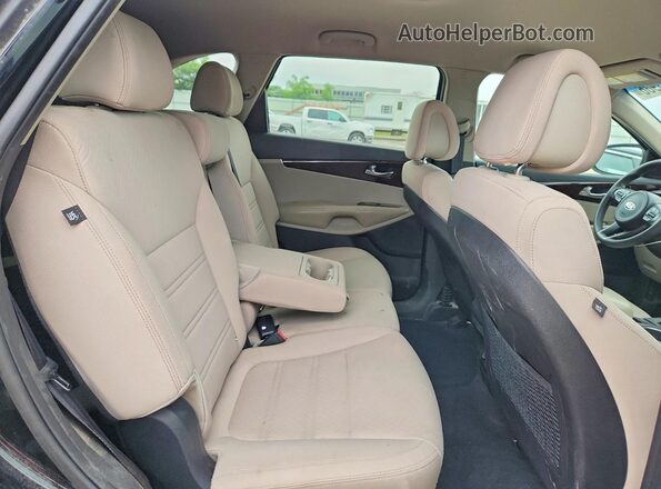 5XYPGDA59GG003575 2016 KIA SORENTO Черный Вид задней части салона