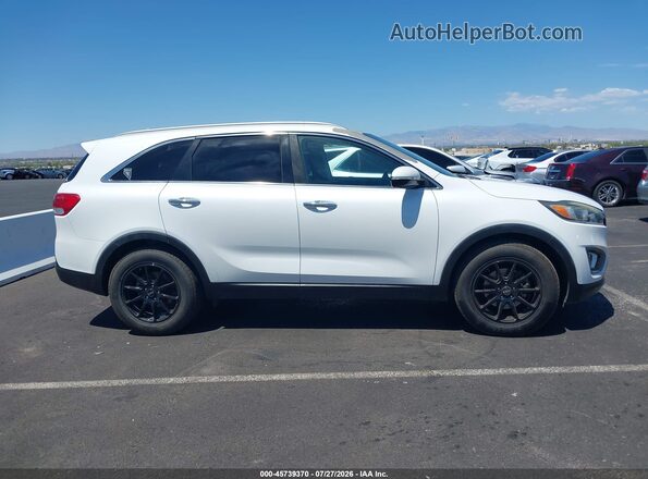 5XYPH4A11GG001474 2016 KIA SORENTO Белый Вид задней части салона