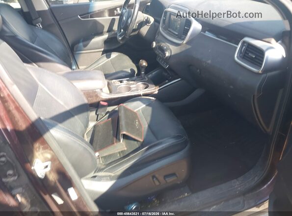 5XYPHDA11GG032823 2016 KIA SORENTO Maroon Front interior view