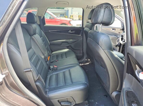 5XYPHDA13GG034265 2016 KIA SORENTO Brown Widok wnętrza z tyłu